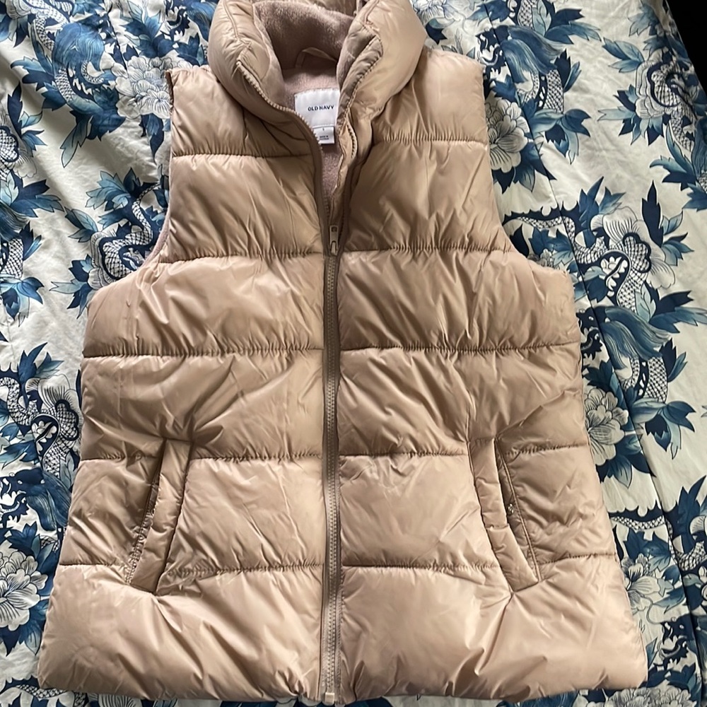 Blush colored Old Navy puffer vest